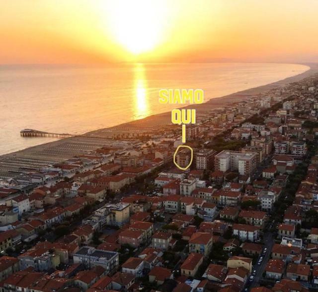 Appartamento Alex Vista Mare Lido di Camaiore Exterior foto